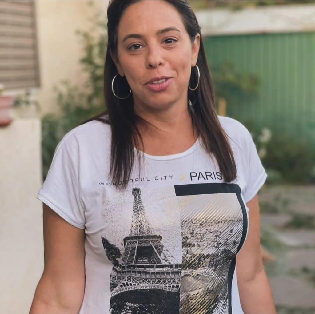 She is the first woman in Israel and one of the few in the world to give birth after a liver transplant (Photo: Courtesy) אורטל לאופר ומשפחתה
