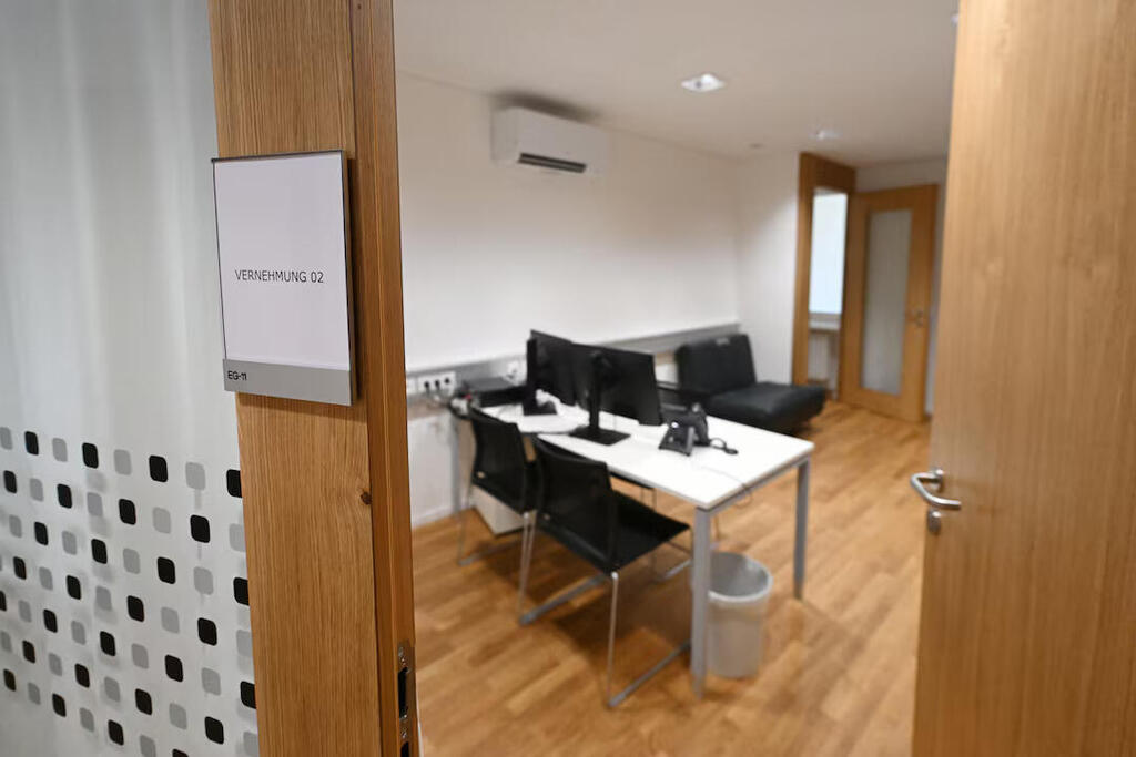 An interrogation room in the building where Adolf Hitler was born, which has been converted into a police station by Austria's government in hopes of preventing it from serving as a place of pilgrimage for neo-Nazis, in Braunau am Inn, Austria, July 16, 2026 (Photo: REUTERS/Angelika Warmuth) An interrogation room in the building where Adolf Hitler was born, which has been converted into a police station by Austria's government in hopes of preventing it from serving as a place of pilgrimage for neo-Nazis, in Braunau am Inn, Austria, July 16, 2026