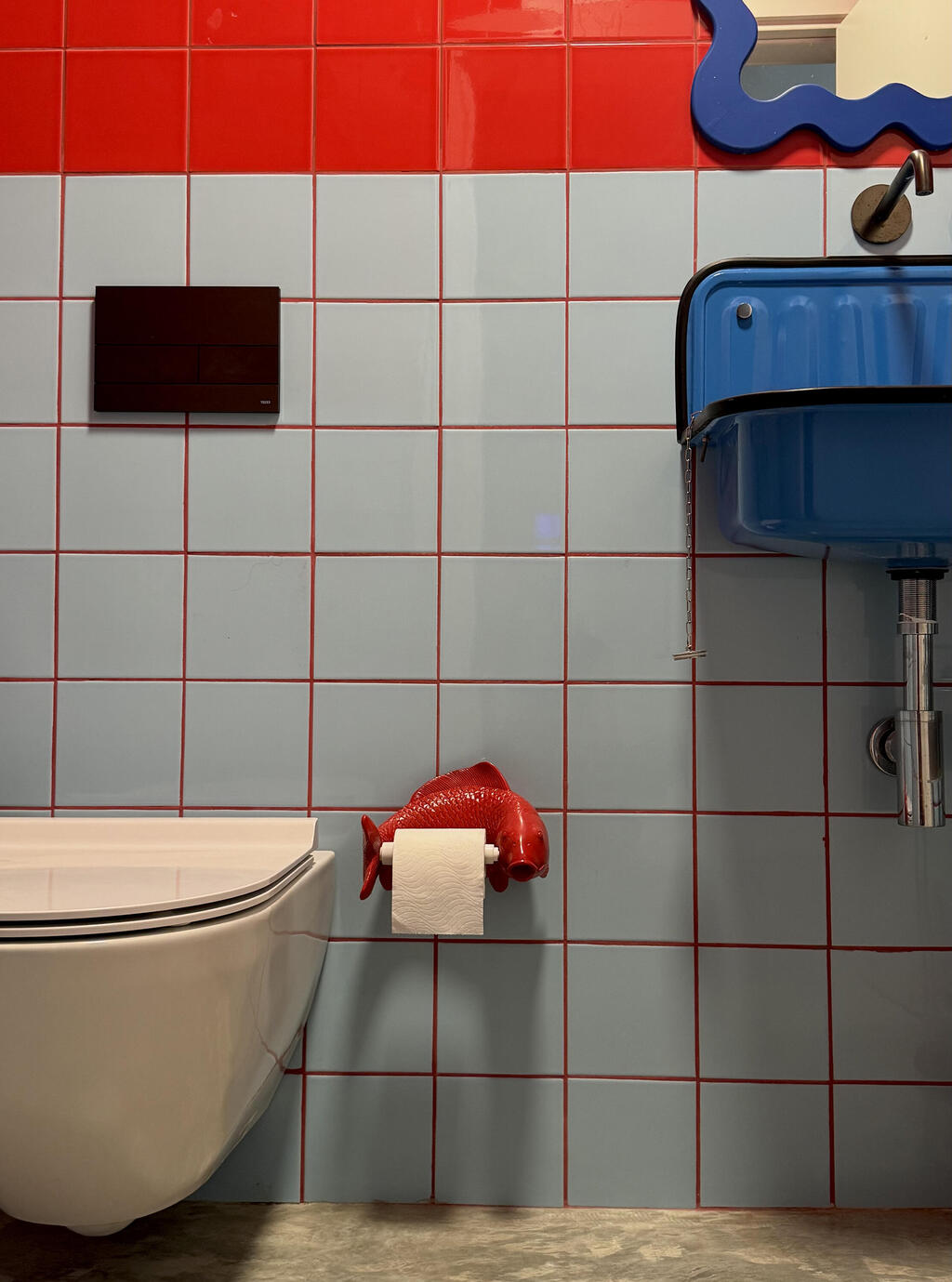 The bathroom (Photo: Tili Sharon) הדירה של דנה רייזין