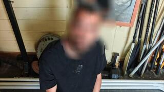 נעצר בחשד להטרדה מינית של קטינות ואישה בצ'ארלס קלור