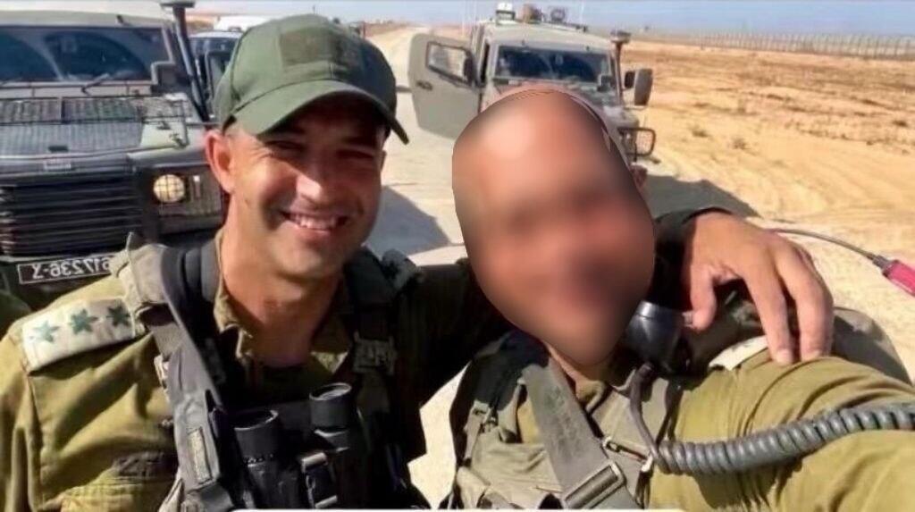 Lt. Col. H. with Col. Asaf Hamami (Photo: IDF) סא"ל ח' עם אל"מ אסף חממי