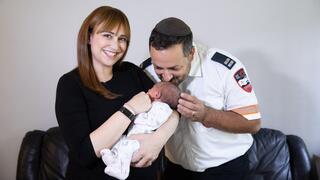 יצחק (איזי) בנדהן, אשתו יעל והבת התינוקת ליאורה