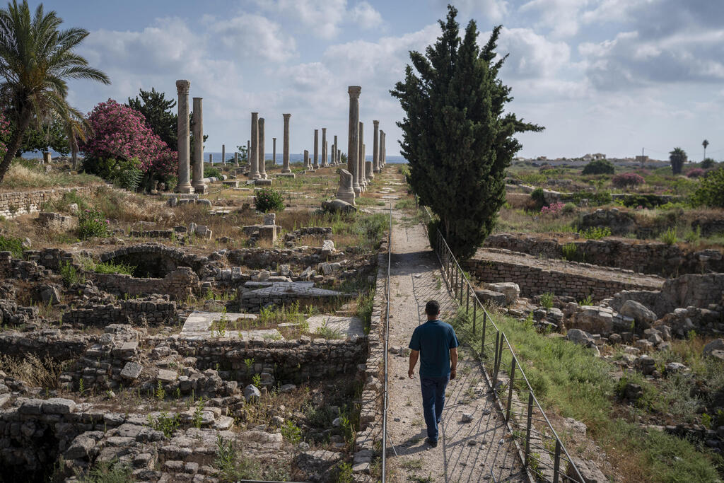 Roman-era ruins in Tyre (Photo: Adri Salido/Getty Images) שרידים מהתקופה הרומית בצור