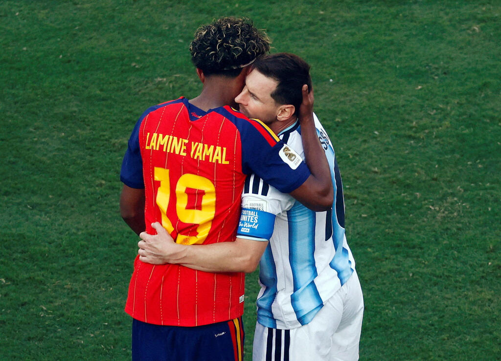 Lamine Yamal and Lionel Messi (Photo: REUTERS/Jeenah Moon) מסי וימאל
