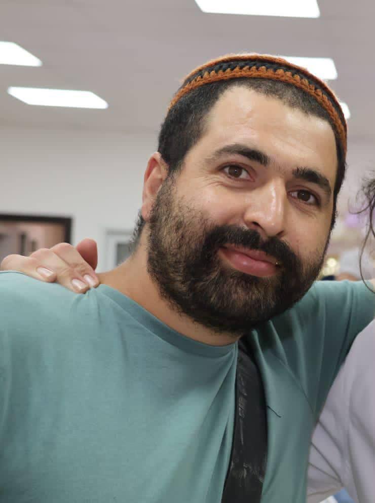 בניהו מלט  