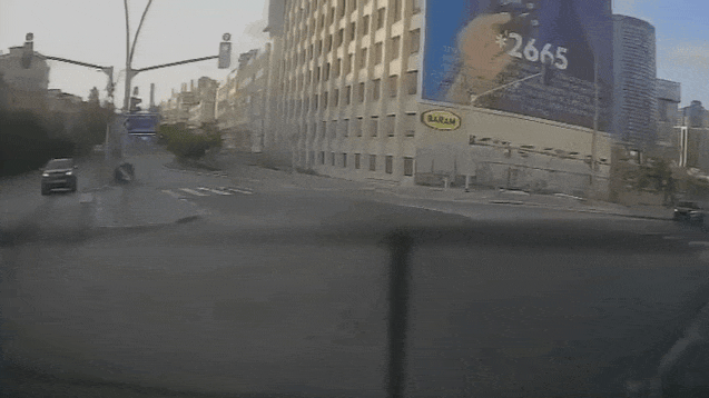 תיעוד: התהפכות רכב מגשרך סמוך למחלף ההלכה