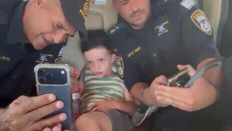 יובל קוגן בשיחת וידאו עם אימו רגעים לאחר שנמצא