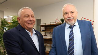 ליברמן: "איזנקוט - גנץ 2, חותר לממשלה עם נתניהו"