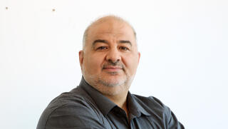 מבאס להיות מנסור עבאס בימים הללו