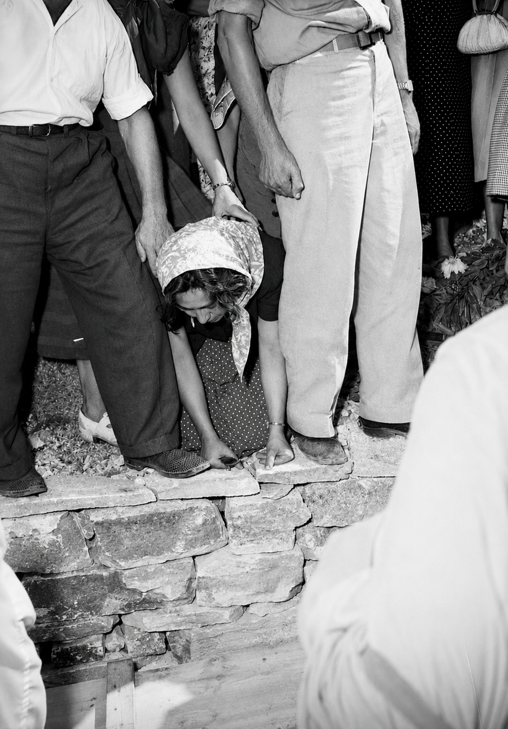 The funeral of one of the Ma’agan disaster victims (Photo: David Rubinger) הלוויה של אחד מהרוגי אסון מעגן