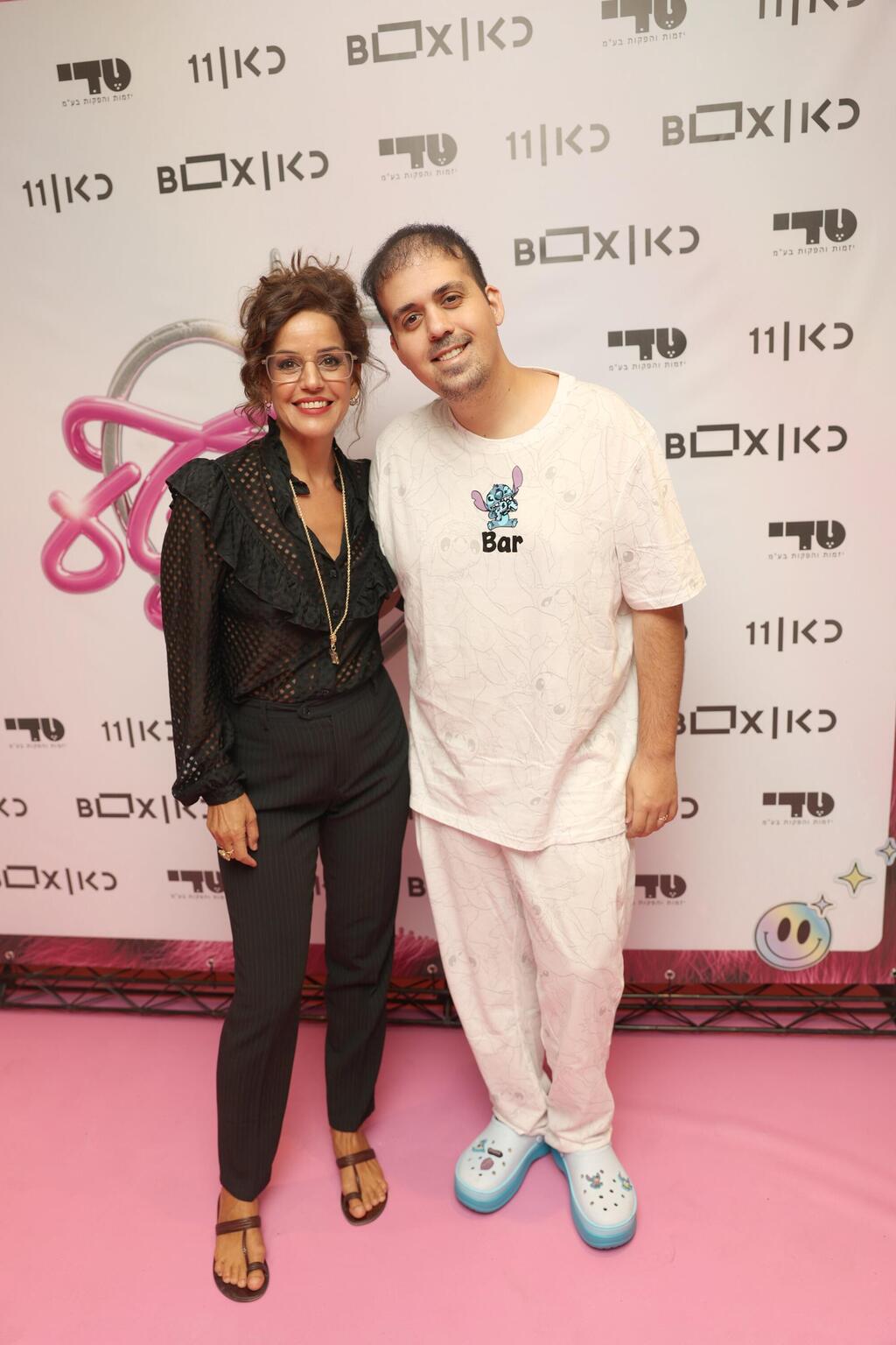 לגלית גיאת מותר לחרוג מקוד הלבוש (צילום: אור גפן ) פרימיירה הפשוטע