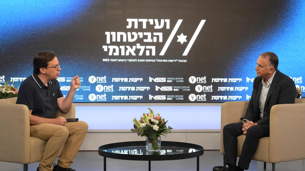 ynet's Nadav Eyal and former IDF Military Intelligence chief Tamir Hayman (Photo: Yuval Chen) ועידת הביטחון הלאומי של קבוצת "ידיעות אחרונות" בשיתוף המכון למחקרי ביטחון לאומי INSS