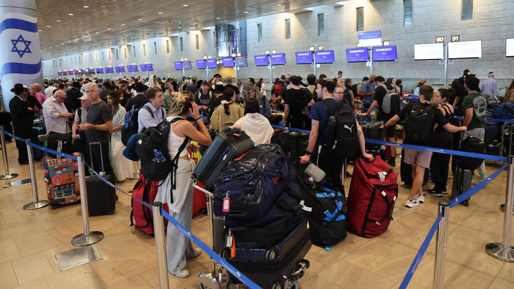 Summer travel season at Ben Gurion Airport (Photo: Yariv Katz) צילום: יריב כץ