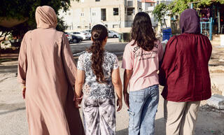 פ' ובתה ס', עריפה ונכדתה ר'
