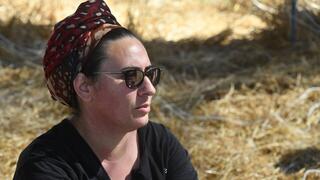 אסתר יושבת שבעה במקום בשומרון שבו נרצח בעלה