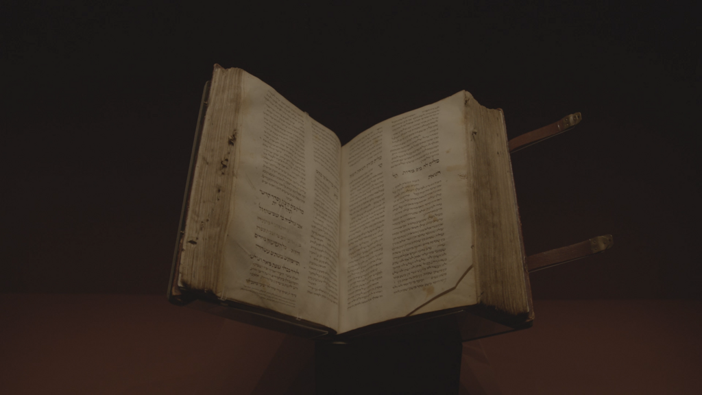 Ein Manuskript aus der deutschen „Let Objects Speak“-Reihe (Foto: Mit freundlicher Genehmigung) Ein Manuskript aus der deutschen Reihe „Let Objects Speak“
