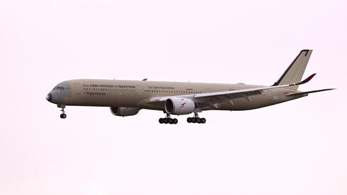 מטוס איירבוס A350-1000ULR של קוואנטס נוחת בנמל התעופה טולמרין במלבורן לאחר טיסת מסירה שנמשכה 19 שעות ו-13 דקות