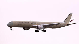 מטוס איירבוס A350-1000ULR של קוואנטס נוחת בנמל התעופה טולמרין במלבורן לאחר טיסת מסירה שנמשכה 19 שעות ו-13 דקות