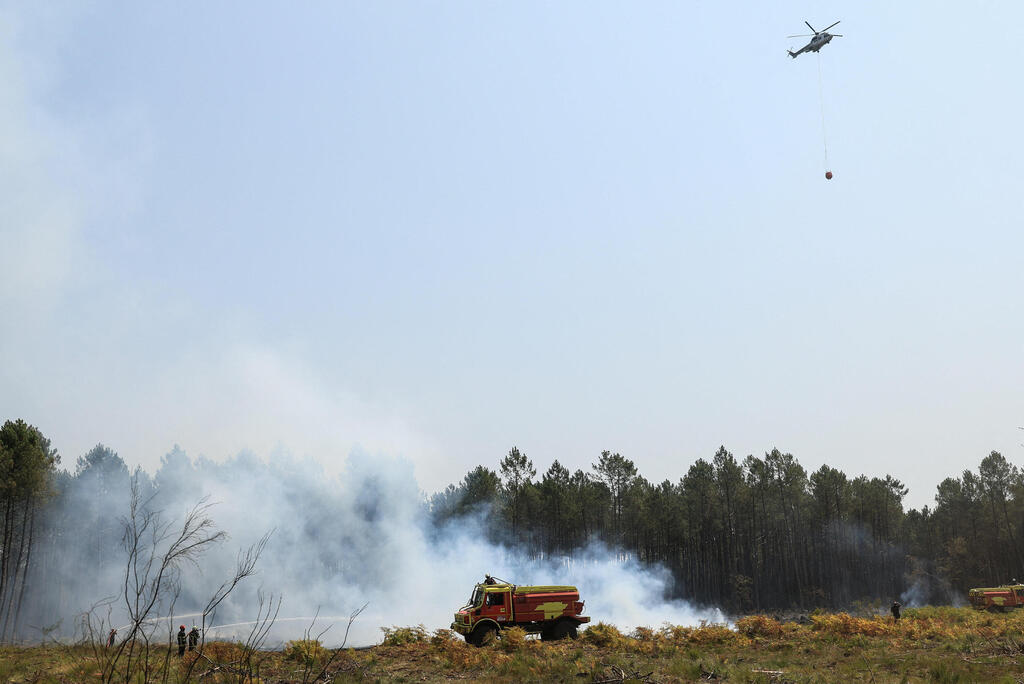 Photo: REUTERS/Yves Herman שריפה מחוז ז'ירונד צרפת
