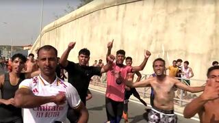 מרוקו ספרד פריצה המונית של מהגרים ל סאוטה דרך הים