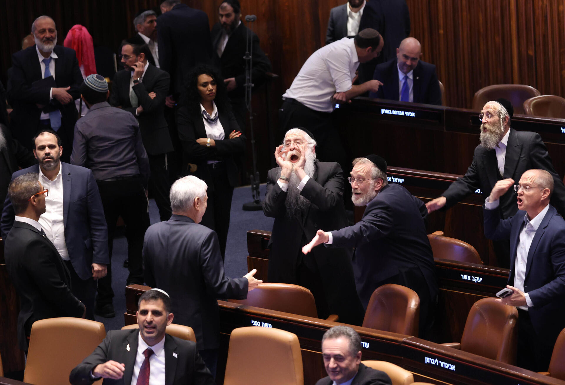 סוער בכנסת. דיון על חוק הפטור ממעצרים למשתמטים  