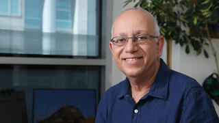 האונקולוג הבכיר חוזה: מתי AI יחליף "רופאים בינוניים"