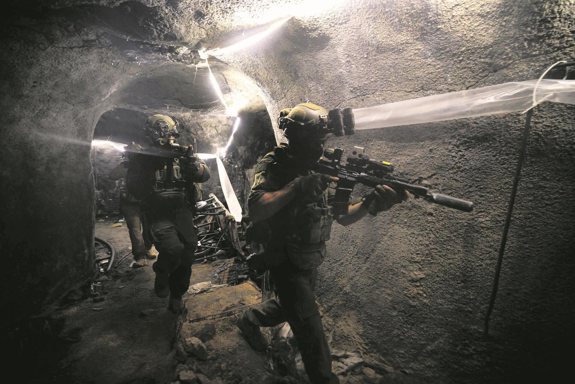 לוחמי יחידת יהל"ם בהכנות להשמדת מוצבי הטרור התת-קרקעיים במרחב הבופור  