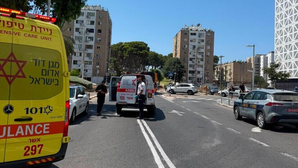 שתי הולכות רגל נפגעו מרכב בשדרות הנשיא בן צבי בנהריה