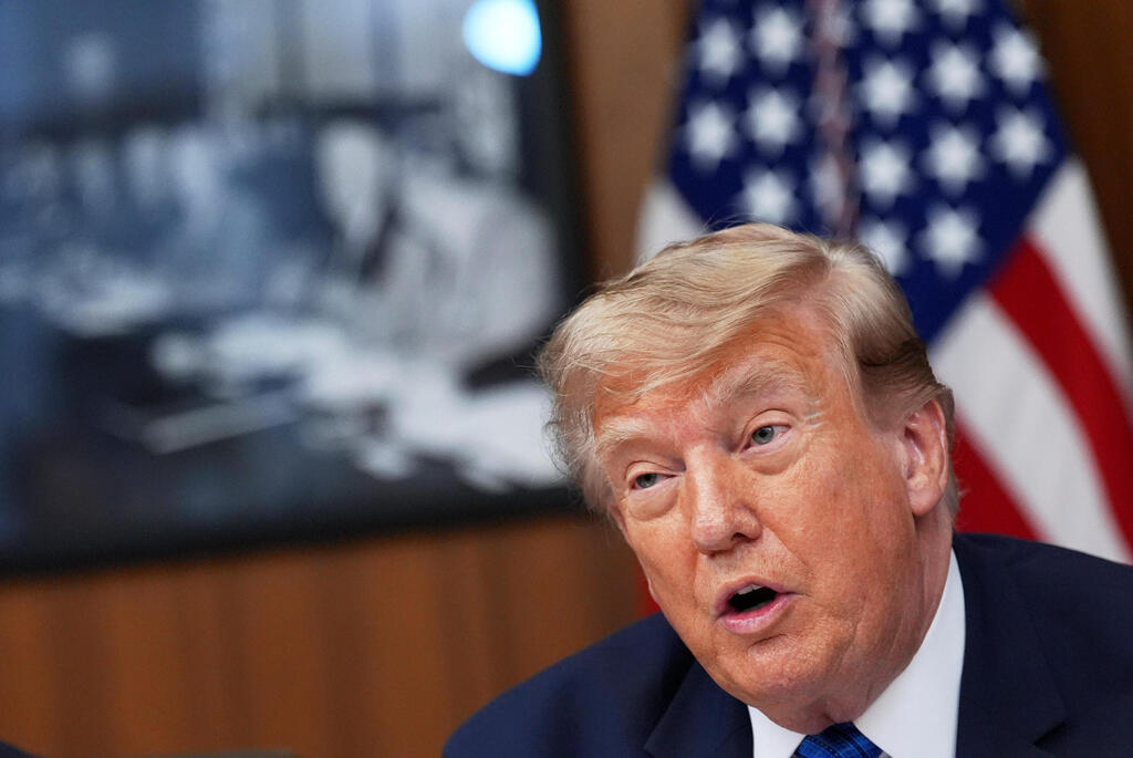 The midterm elections are coming up (Photo: AP Photo/Jacquelyn Martin) נשיא ארה"ב דונלד טראמפ בקמפ דיוויד בישיבת קבינט