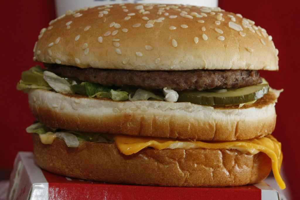 One of the most expensive Big Macs (Photo: Keith Srakocic\AP) ביג מק