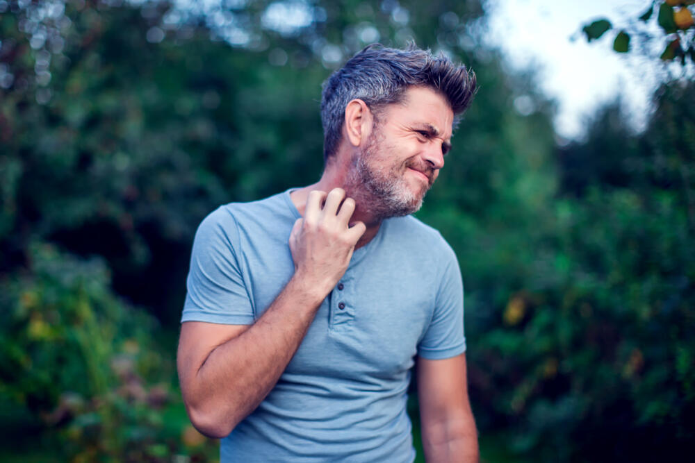 Relentless itching nearly cost him his life. Illustration (Photo: Shutterstock) גרד בעור