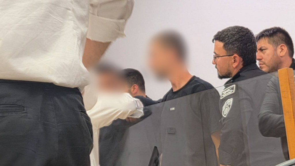 Задержанные в суде (Фото: Ярив Кац) הארכת מעצרם של החשודים בעניין היעלמותו של אלדר דיין