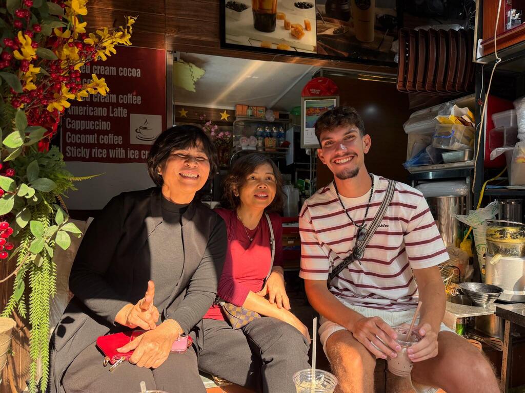 Photo: Courtesy עומר אלון אובחן עם סרטן במהלך טיול גדול במזרח הרחוק