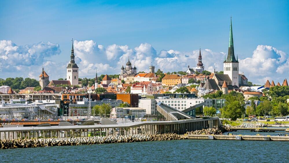 Estonia's capital, Tallinn (Photo: Xseon / Shutterstock) קו הרקיע של טאלין, בירת אסטוניה