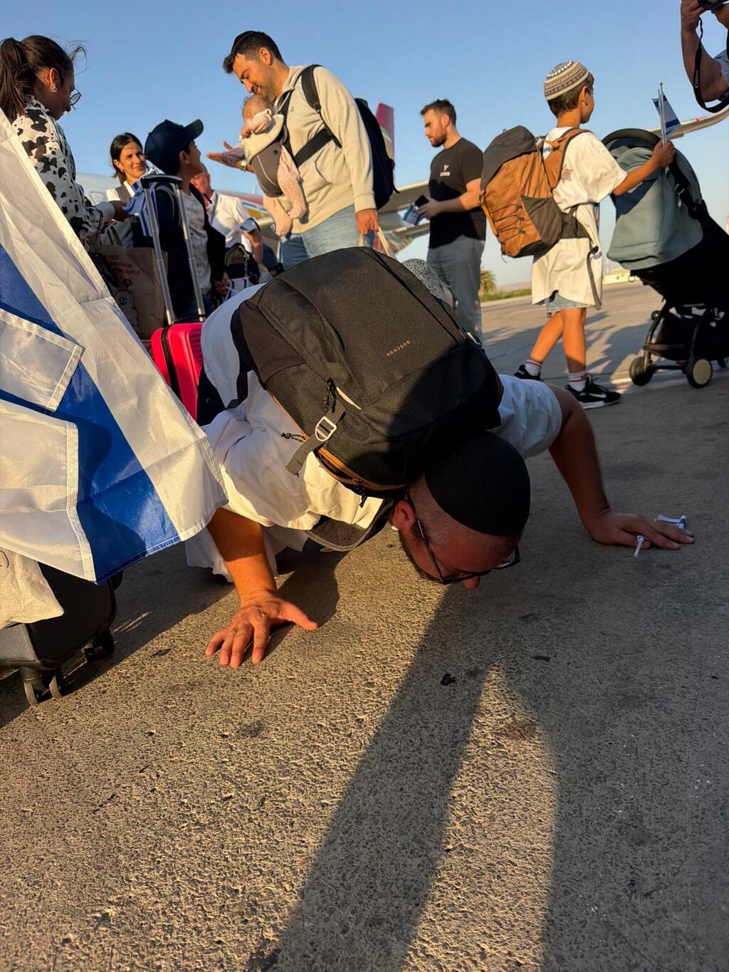 New Oleh arriving in Israel (Photo: Ministry of Aliyah and Integration) New Oleh arriving in Israel