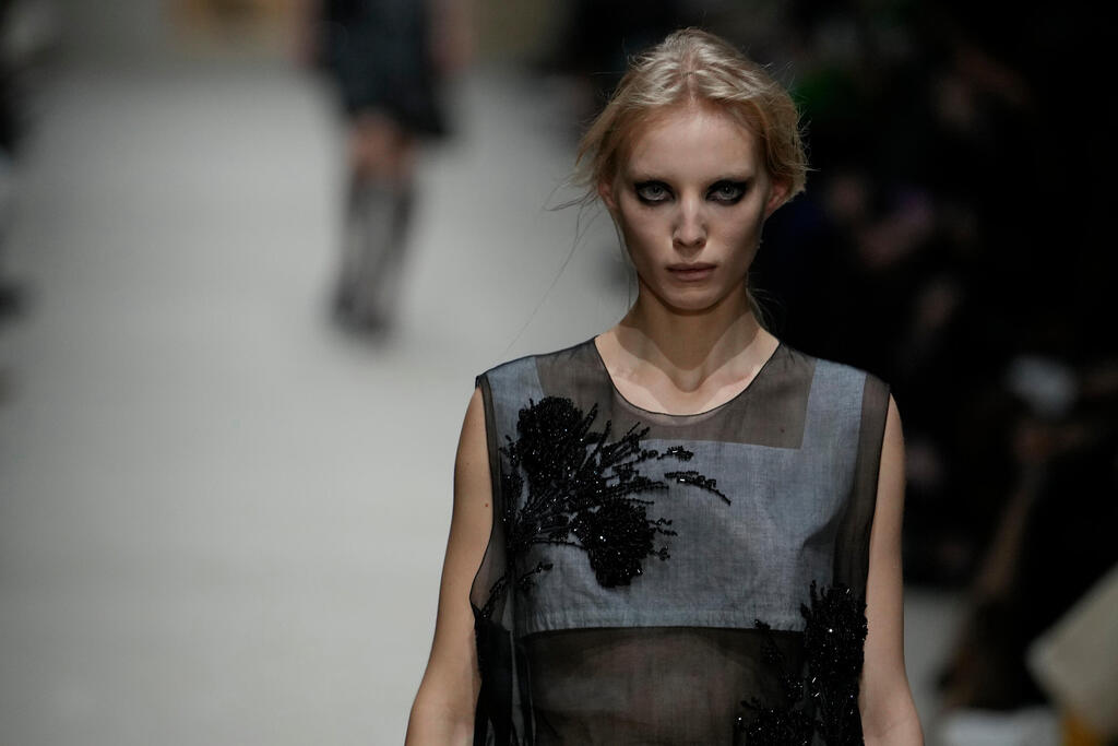 Prada, fall-winter 2026-27 collection (Photo: AP Photo/Luca Bruno) פראדה, תצוגת סתיו-חורף 2026-27