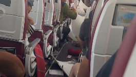 Самолет после потери высоты ( Публикуется в соответствии с п. 27 алеф Закона об авторских правах) מטוס אייר אינדיה לאחר שנקלע למערבולת אוויר