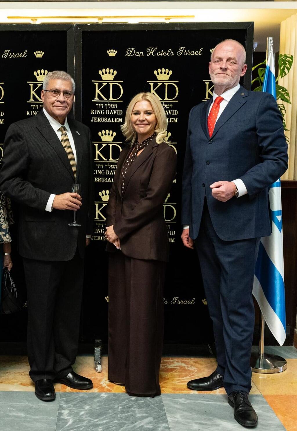 Honduran Ambassador to Israel José Luis Núñez Bennett, King David Hotel Delegations Manager Natalie Ann Bachar and the hotel's general manager, Alvaro Rautenburg (Photo: Mooli Goldberg) Honduran Ambassador to Israel José Luis Núñez Bennett, King David Hotel Delegations Manager Natalie Ann Bachar and the hotel's general manager, Alvaro Rautenburg