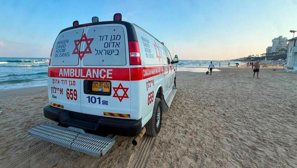 צעיר טבע למוות בים בבת ים