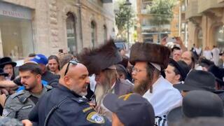 עימותי חרדים ממול בית הקפה "בסמטה" בירושלים