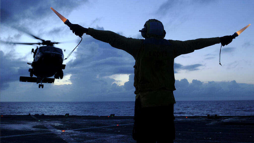 An Ocean Hawk lands on a U.S. ship (Photo: USN) An Ocean Hawk lands on a U.S. ship