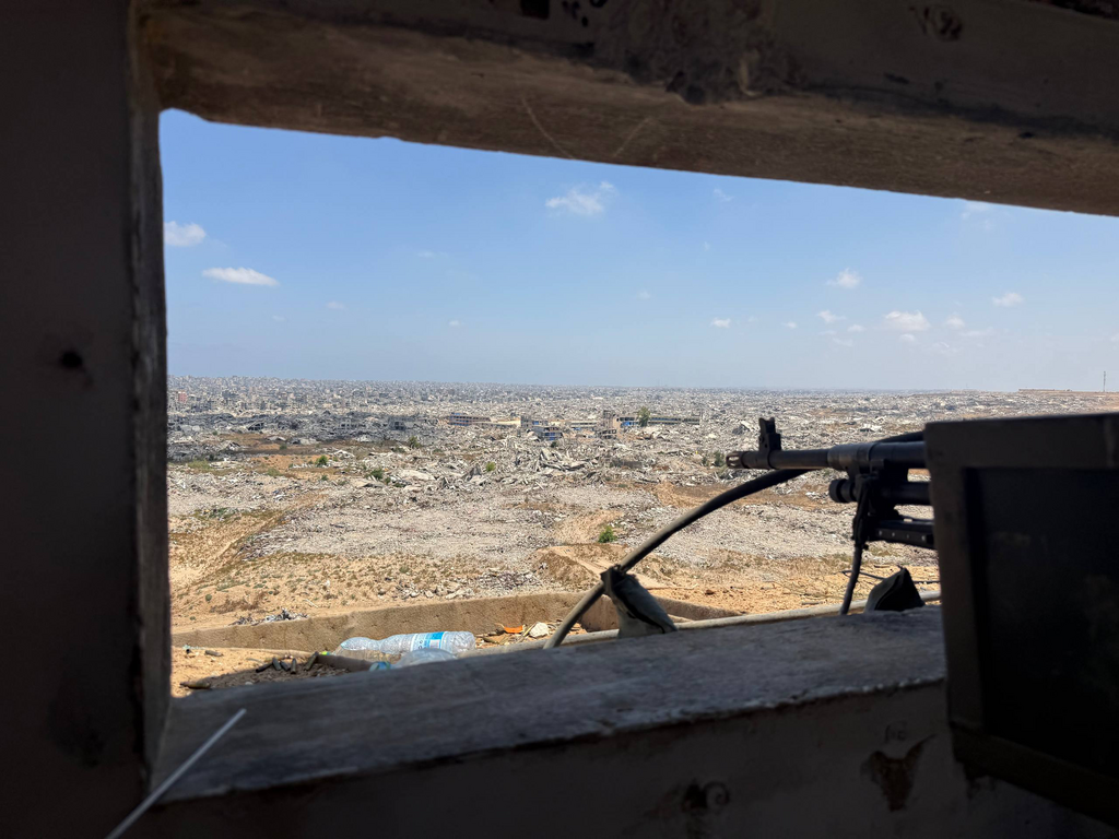 The guard post on the Yellow Line - only 150 meters from the Gaza population (Photo: Roni Green Shaulov) הצד הישראלי במרחב הקו הצהוב