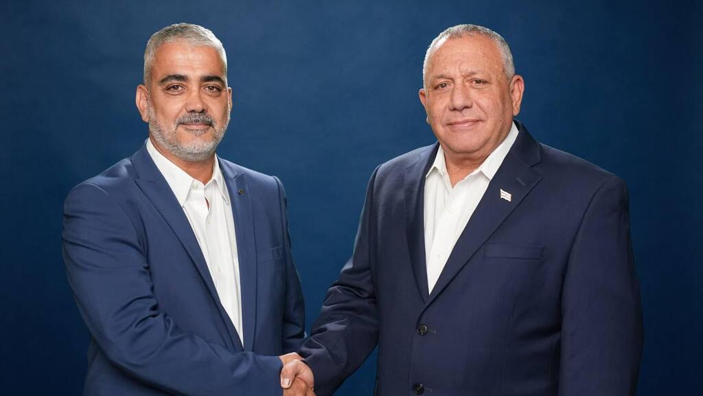 הפעיל שיראל חוגג מאופקים מצטרף למפלגתו של איזנקוט