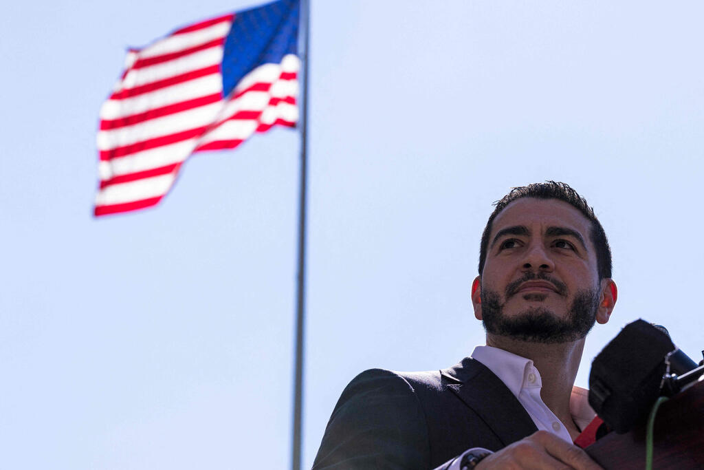 Michigan Democratic Senate candidate Abdul El-Sayed: 'I'm opposed to unconditional military aid for any country' (Photo: Finn Gomez/Getty Images North America/AFP) Michigan Democratic Senate candidate Abdul El-Sayed: 'I'm opposed to unconditional military aid for any country'