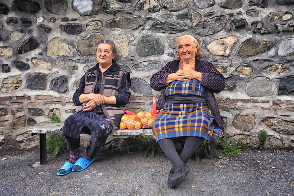 In the village of Shaki (Photo: Tali Stein) בכפר שקי