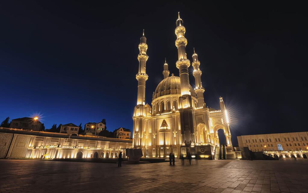 Heydar Mosque, Baku (Photo: Tali Stein) מסגד היידר, באקו