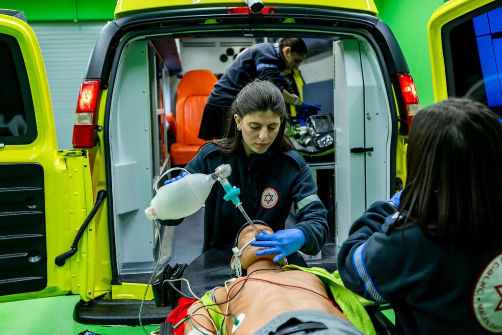 Paramedic training exercises at Magen David Adom’s training school in Ramla (Photo: Eliran Avital) Paramedic training exercises at Magen David Adom’s training school in Ramla