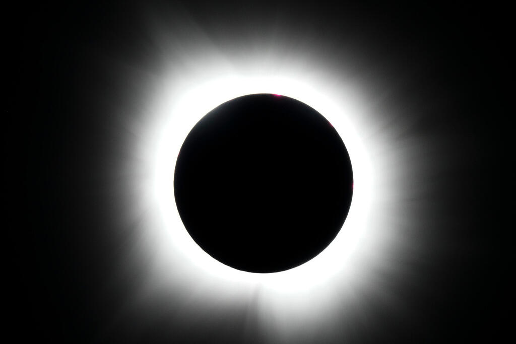 A total solar eclipse viewed from Texas in 2024 (Photo: Julio Cortez/AP) ליקוי חמה מלא שנצפה ב-2024 מטקסס