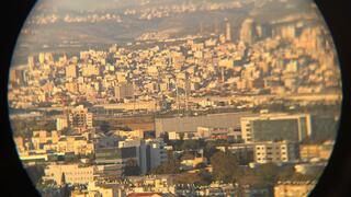 תצפית מהוד השרון לכיוון השומרון. כפר סבא למטה, וקלקיליה למעלה