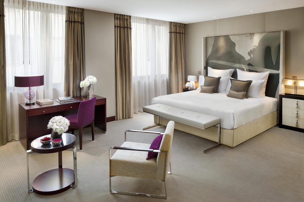 One of the hotel's 184 rooms; it once had 233 (Photo: Courtesy of Mandarin Oriental Lutetia) מלון לוטסיה